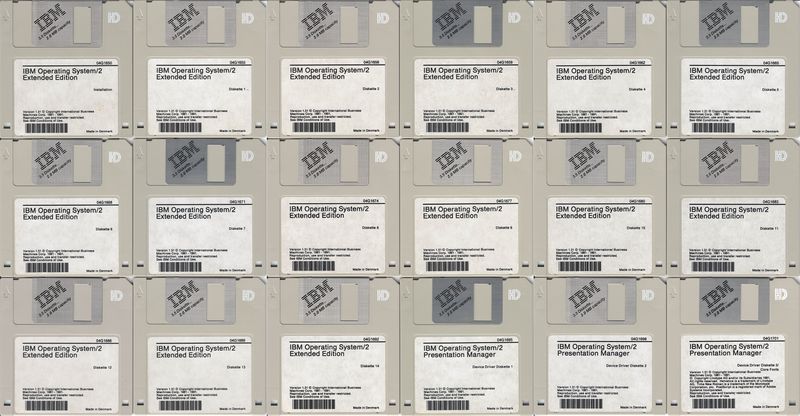 Файл:Os2 1.30.1 7.220 ee en-uk floppies.jpg