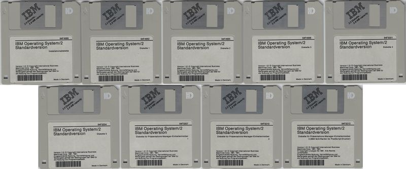 Файл:Os2 1.30.1 7.220 se german floppies.jpg