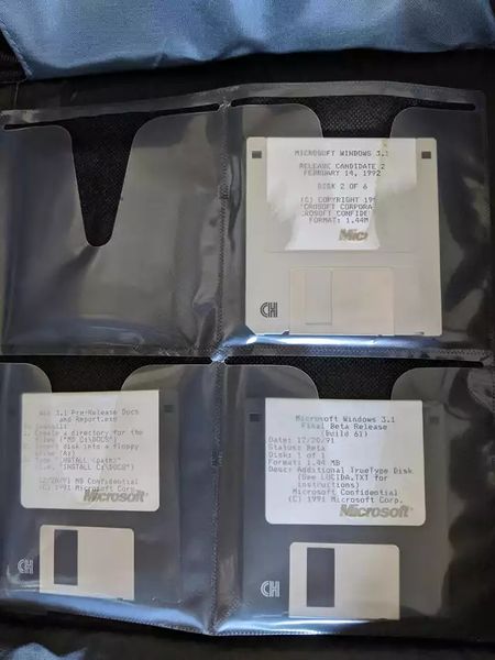 Файл:Win310 rc2 floppy2.jpg